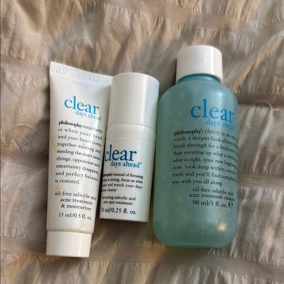 Philosophy Other - Philosophy Clear Days Ahead Skincare Set - White and Blue